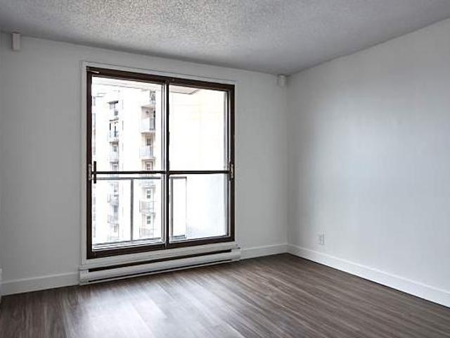 99 Port de Mer 1 Bedroom Apartment for Rent at 99 Place Charles Le Moyne, Longueuil, QC J4K 2T2 Place Longueuil