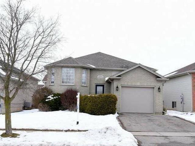 99 ST PATRICK S Drive Brantford Ontario