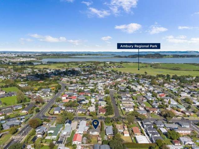9 Muir Avenue, Mangere Bridge, Manukau City