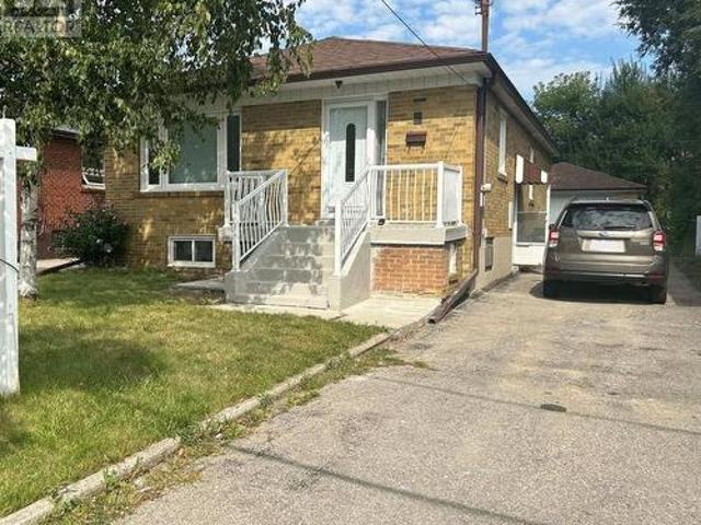 9 Macleod Street, Toronto, ON, M6L 2M7 house for sale | Listing ID W13542 | Royal LePage
