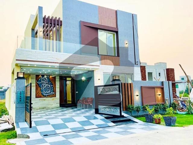 9 Marla Modern House For Sale In DHA Phase 4 Block KK
