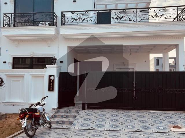 9 Marla New House For Sale
