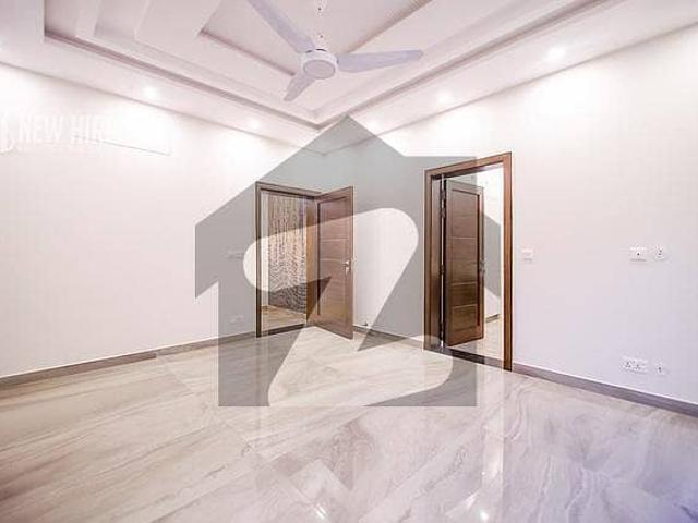 9 Marla Corner Upper Portion House For Rent In Lahore