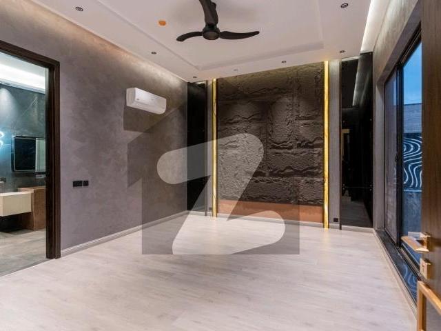 9 Marla House Available In DHA Phase 4 Block KK For sale DHA Phase 4 Block KK