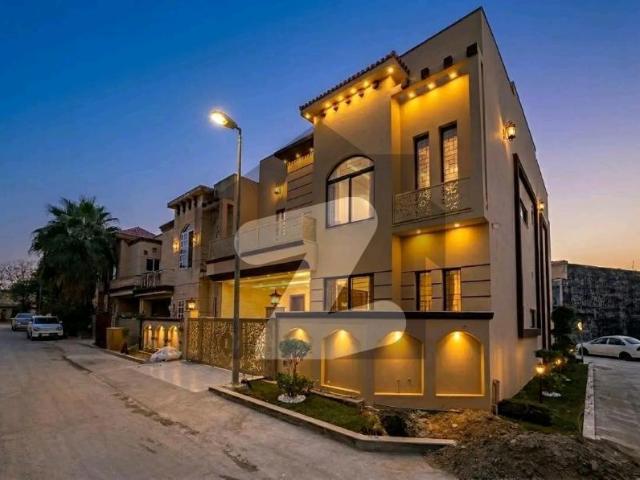 9 MARLA Luxury Corner House Avilaabe For Sale Bahria Town Phase 8 Abu Bakar Block
