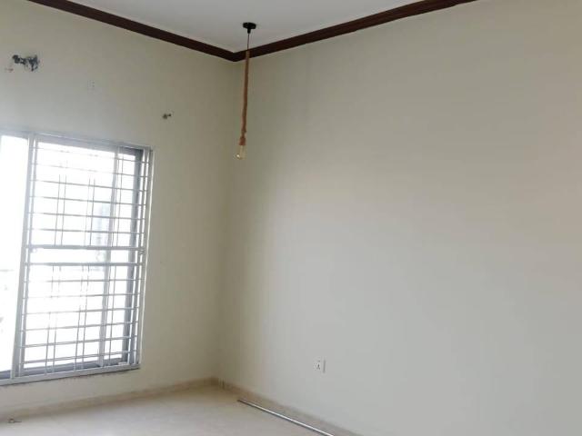 9 Marla safari villas house for rent