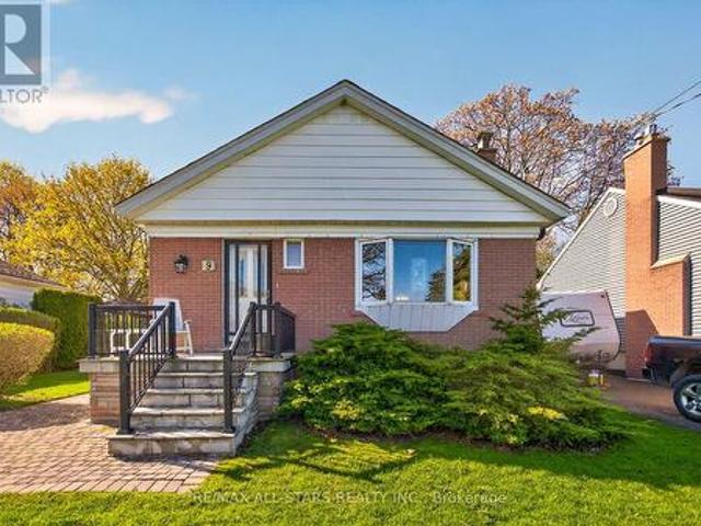 9 Martindale Road, Toronto, ON, M1M 2B6 house for sale | Listing ID E13466 | Royal LePage