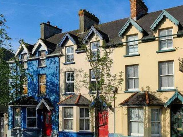 9 Mc Curtain Hill Clonakilty Co Cork