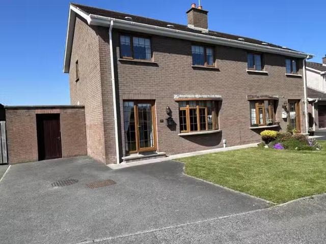 9 Meadowlands Avenue
