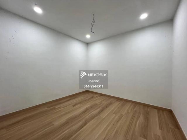 9 mins 6km to CIQ Double Storey Semi D at Taman Iskandar for Sell
