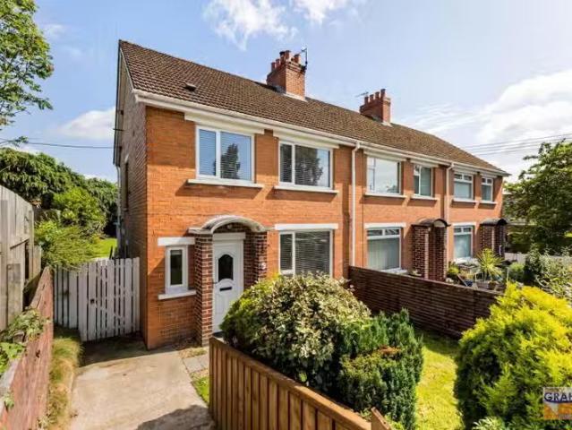 9 Moss Road