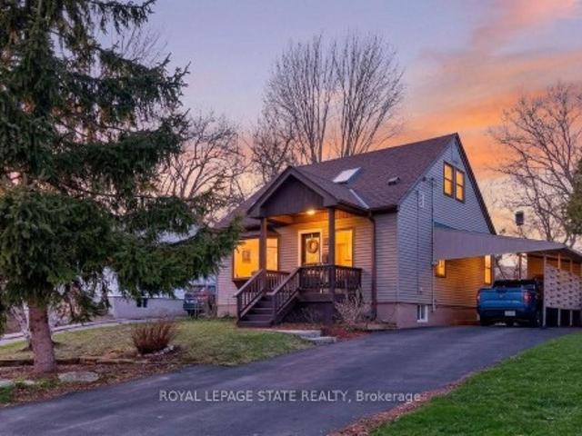 9 Morton Avenue, Hamilton, ON, L9H 2P4 house for sale | Listing ID X12992 | Royal LePage