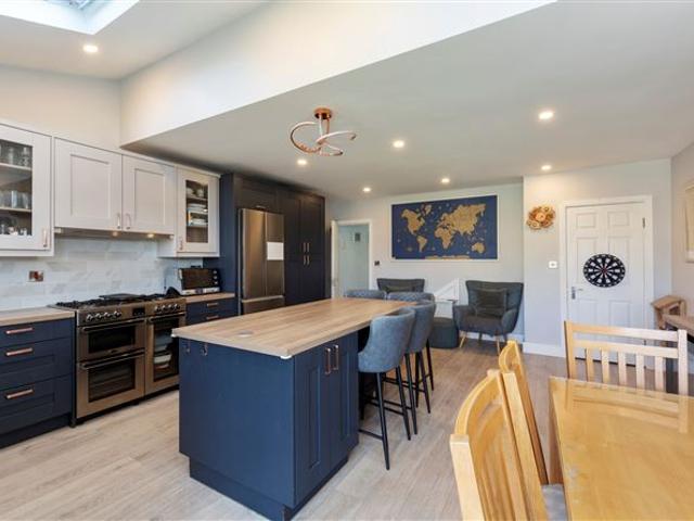 9 Oakton Green, Ballybrack, Co. Dublin Sherry FitzGerald Dalkey 4922 MyHome. Ie Residential