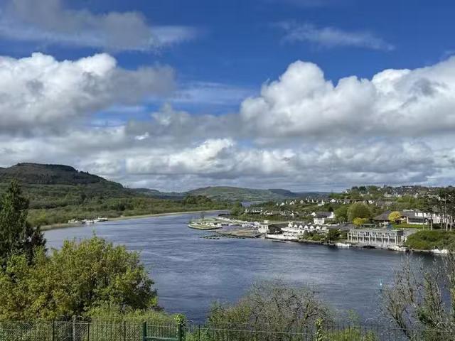 9 Aillebaun, New Street, Killaloe, Co. Clare, V94PNE4 is for s.