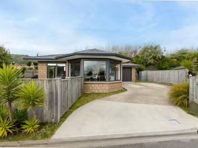 9 Aqua Way, Paraparaumu, Kapiti Coast