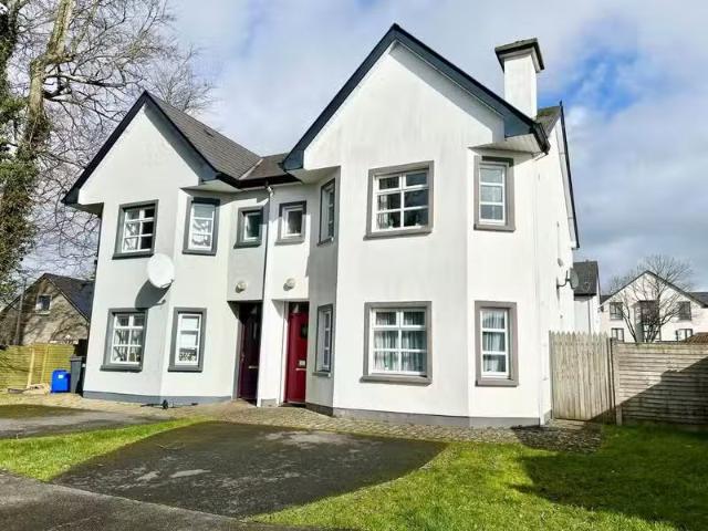 9 Ard Alainn, Summerhill, Carrick on Shannon, Co. Leitrim, N41.