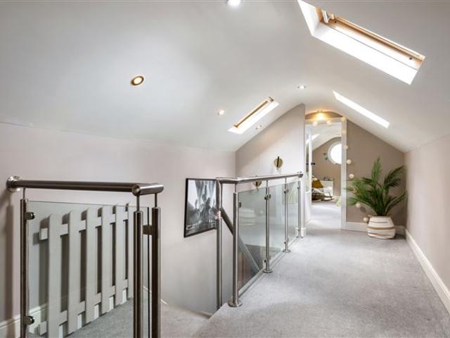 1,150,000 | 9 Ballinclea Heights, Killiney, Co. Dublin Sherry FitzGerald Dalkey 4990 MyHome. Ie Residential