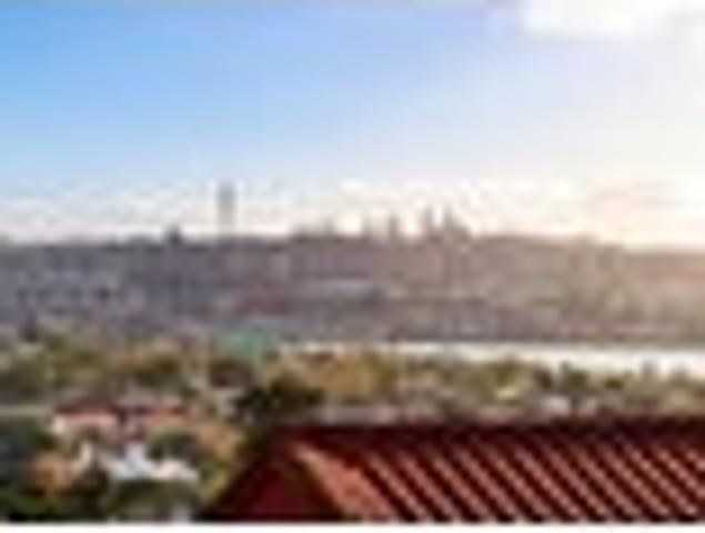 9 Bed Cash Cow with 2 Legal Kitchens & Views