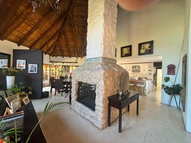 9 Bedroom House For Sale in K'shane