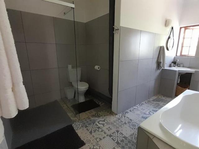 9 Bedroom House For Sale in Waterkloof Ridge