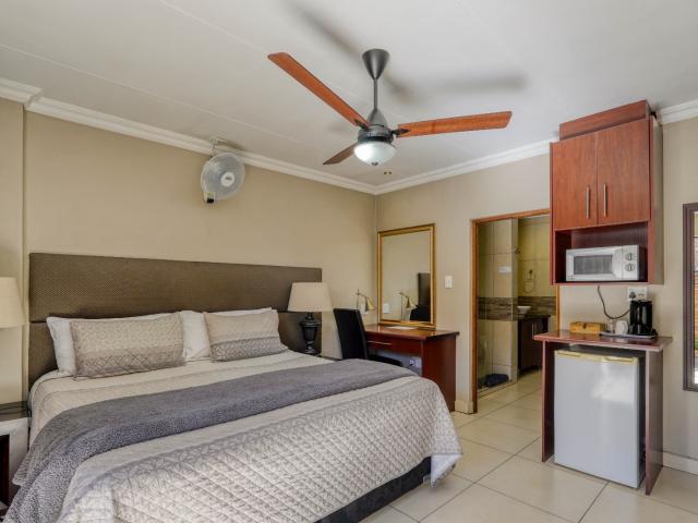 9 Bedroom House For Sale in Wierda Park