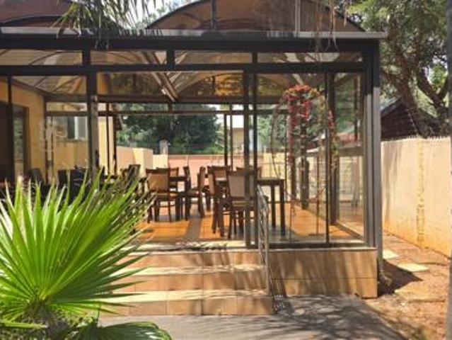 9 Bedroom House in Clubview