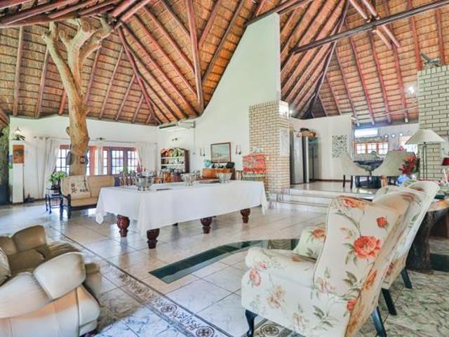 9 Bedroom House in Komatipoort