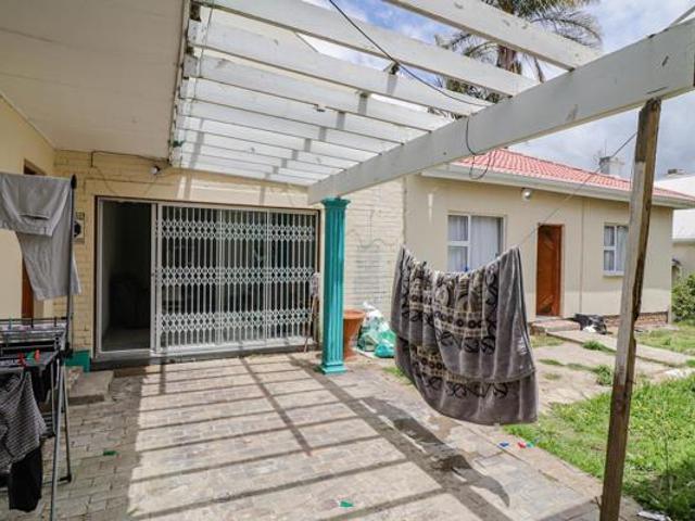 9 Bedroom House in King Williams Town Qonce Central