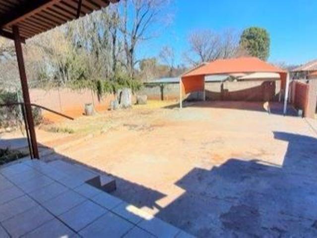 9 Bedroom House in Kuruman