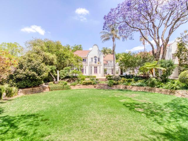 9 Bedroom House in Houghton Estate