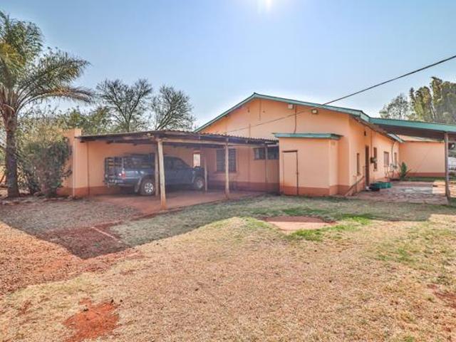 9 Bedroom House in Hartbeespoort Dam