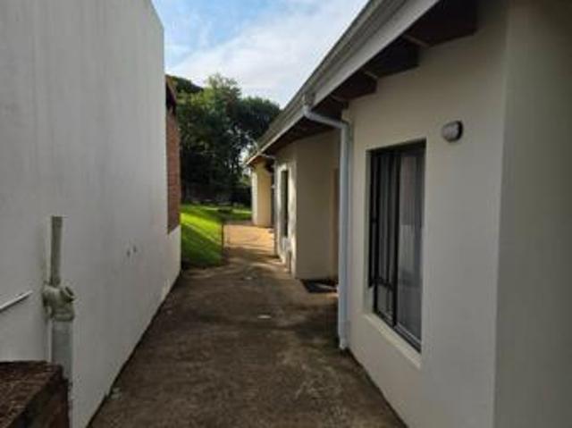 9 Bedroom House in Hilton