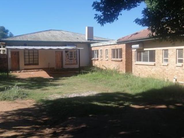 9 Bedroom House in Oudorp