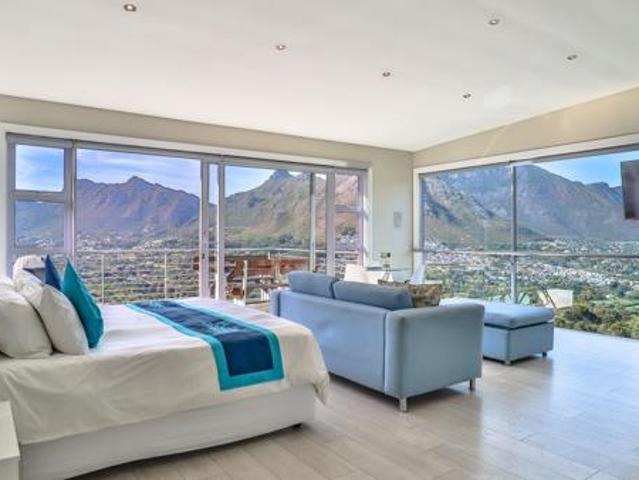 9 Bedroom House in Mount Rhodes