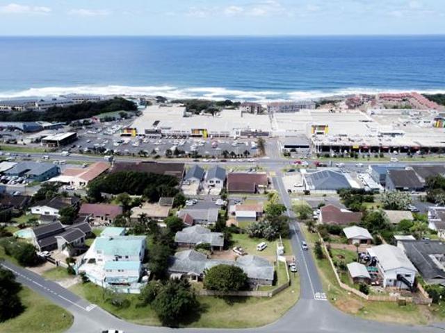 9 Bedroom House in Shelly Beach