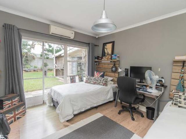 9 Bedroom House in Summerstrand