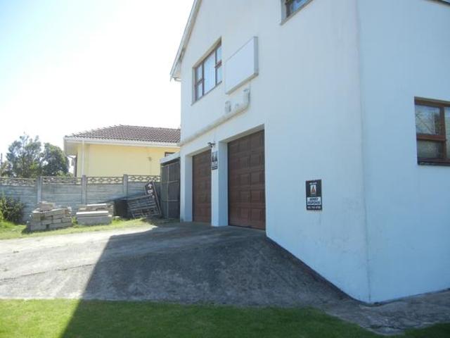 9 Bedroom House in Sunnyridge