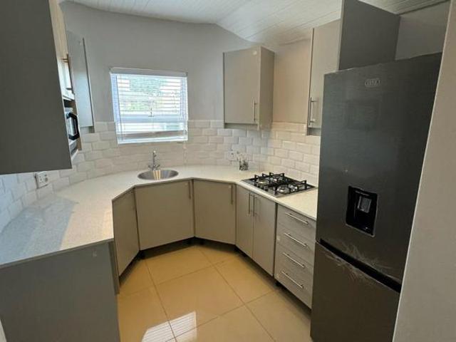 9 Bedroom House in Sunridge