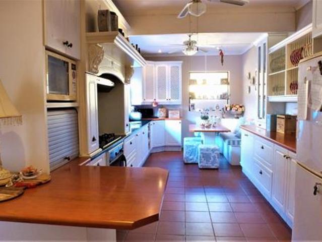 9 Bedroom House in White River