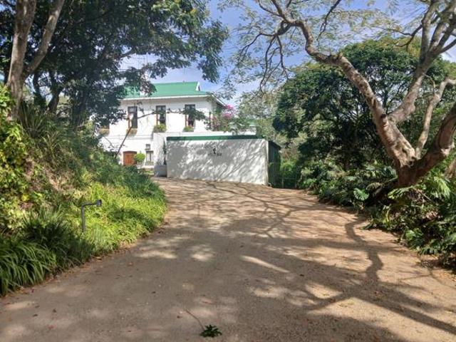 9 Bedroom House in Umtentweni
