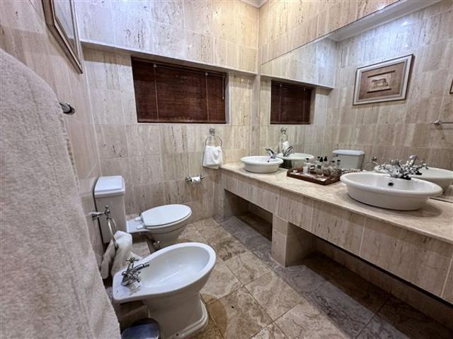9 Bedroom House in Umhlanga Rocks