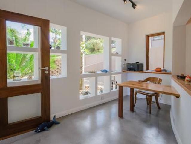 9 Bedroom House in Uvongo