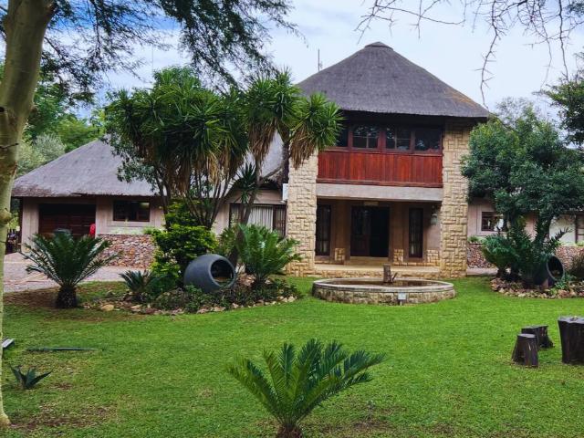 9 Bedroom House in Zebula Golf Estate
