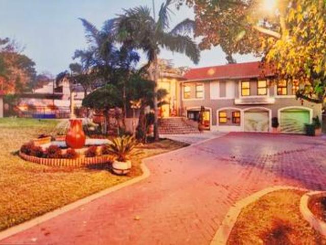 9 bedroom house on the market in mor.