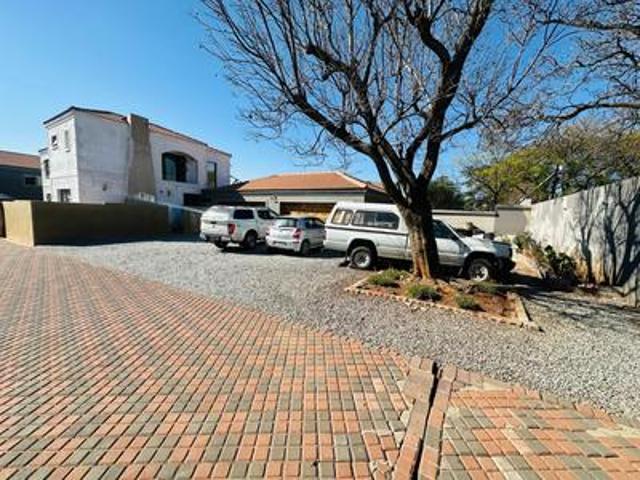 9 bedroom house on the market in sun.