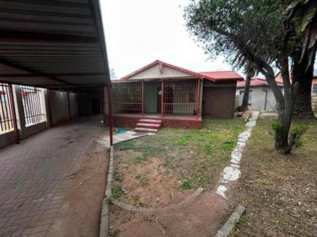 9 bedrooms in tedstoneville germiston