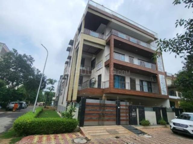 9 BHK Independent House in Gamma II Greater Noida for resale Gulistanpur. The reference number is 15829487