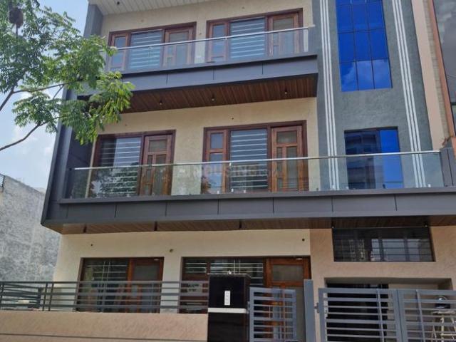 9 BHK Independent House in Gmada Aerocity for resale Mohali. The reference number is 19940414