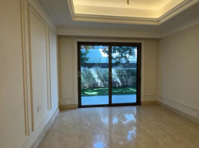 9 BHK Independent House in Sector 37 for resale Chandigarh. The reference number is 20956245