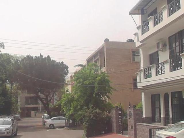9 BHK Independent House in Sector 7 for resale Chandigarh. The reference number is 17761411